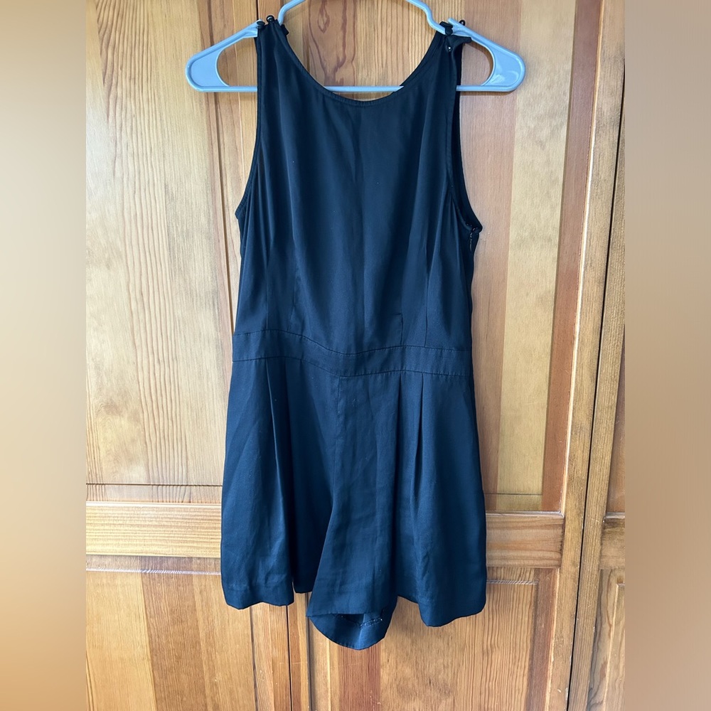 Ann Taylor Loft Romper Black Sleeveless Pleated Pockets Shorts Size 4